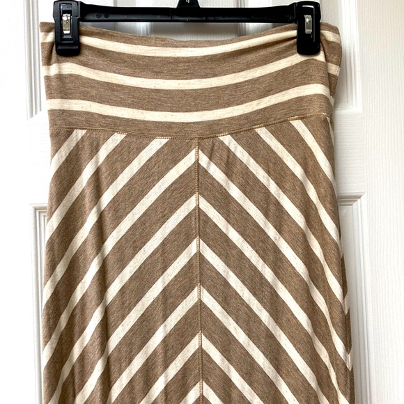Max Studio Tan and Cream Maxi Skirt - Picture 1 of 3